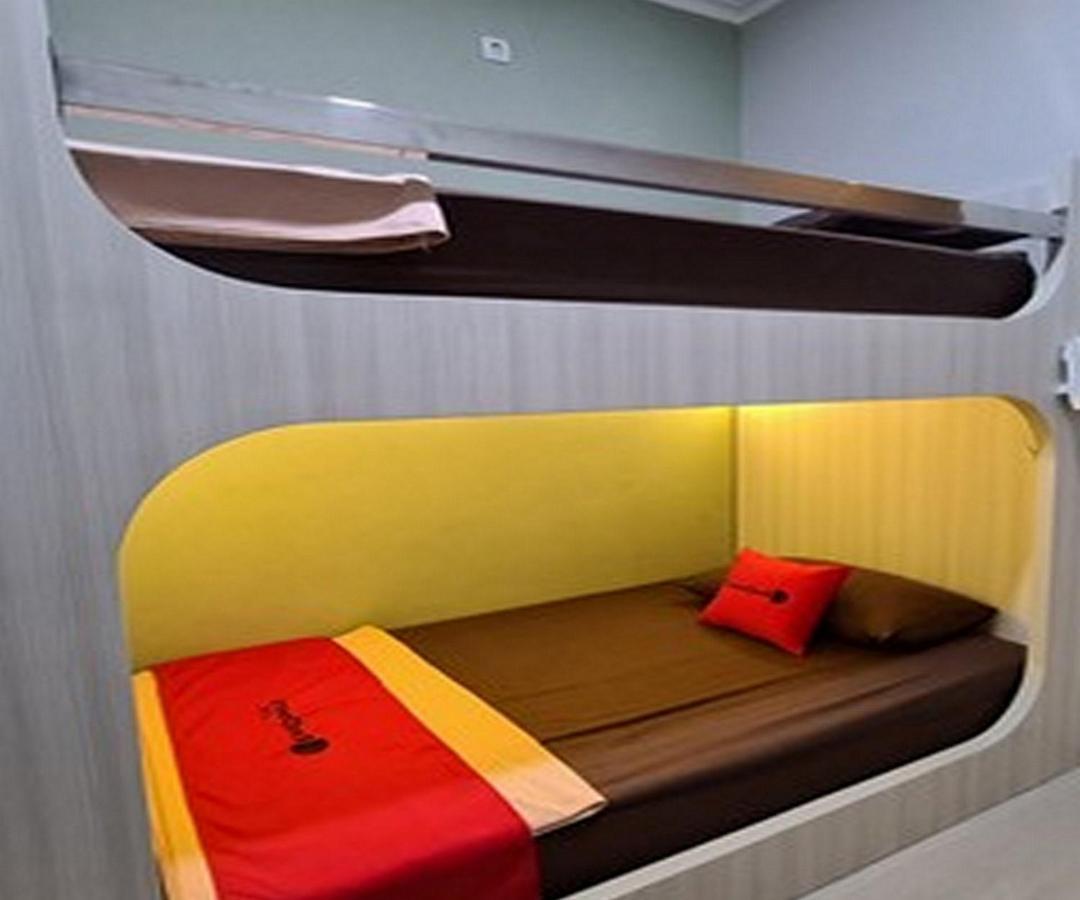 Gaia Asri Hotel Pamanukan Hilir Exterior photo