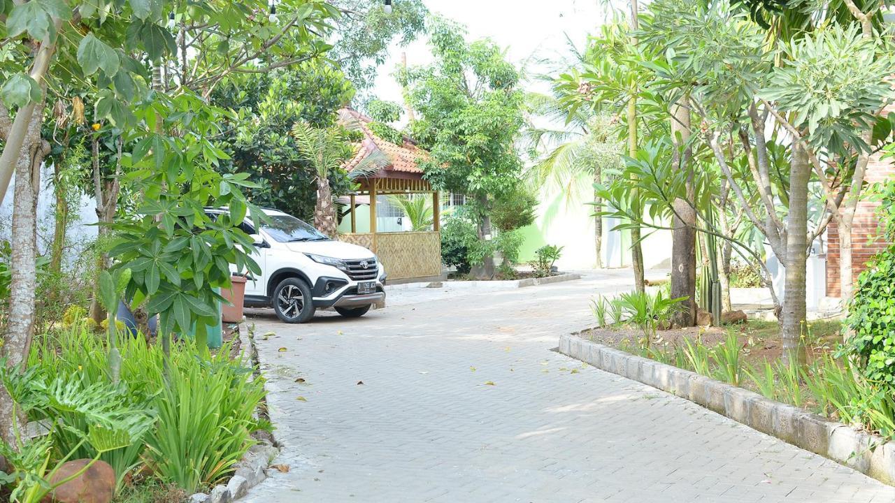 Gaia Asri Hotel Pamanukan Hilir Exterior photo